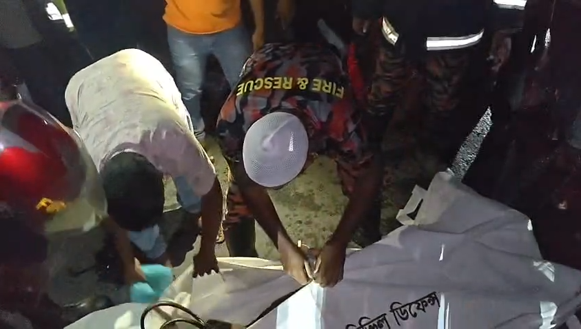 বিয়ের বাজার নিয়ে ফেরার পথে মৃত্যু, ছেলের বিয়ের আগেই নিথর বাবা-মা